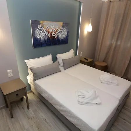 Apartment Chic Living 3